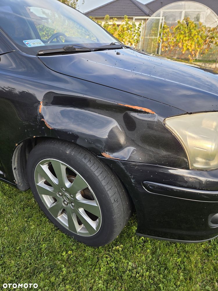 Toyota Avensis - 4
