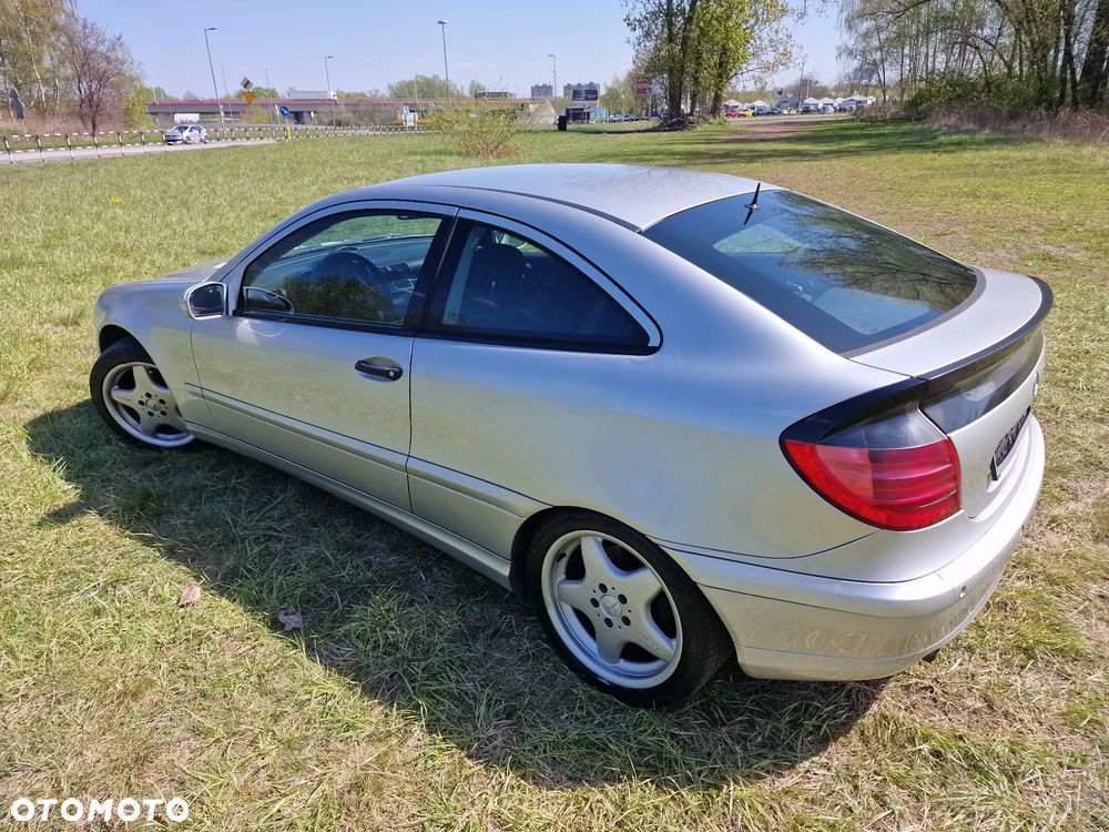 Mercedes-Benz Klasa C 180 Kompressor Sportcoupe - 24