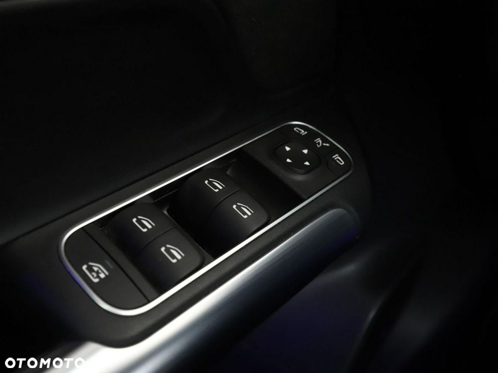 Mercedes-Benz GLA 250 e PHEV AMG Line 8G-DCT - 39