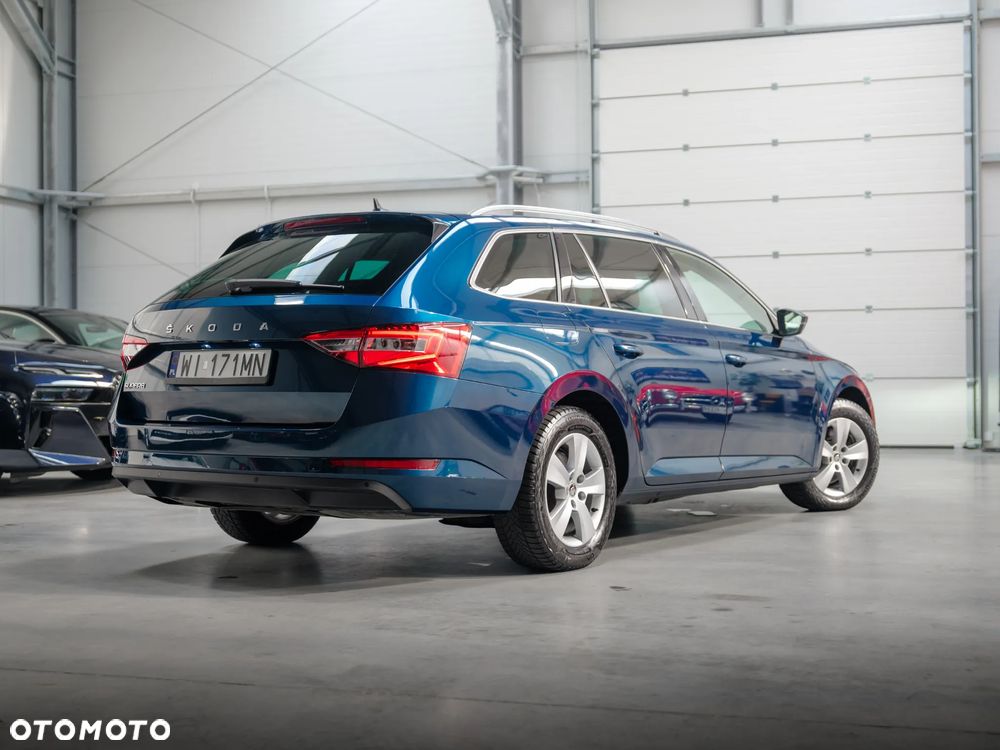 Skoda Superb 2.0 TDI SCR Ambition - 11