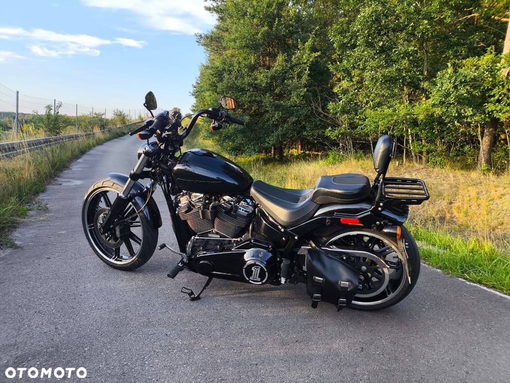 Harley-Davidson Softail Breakout - 3