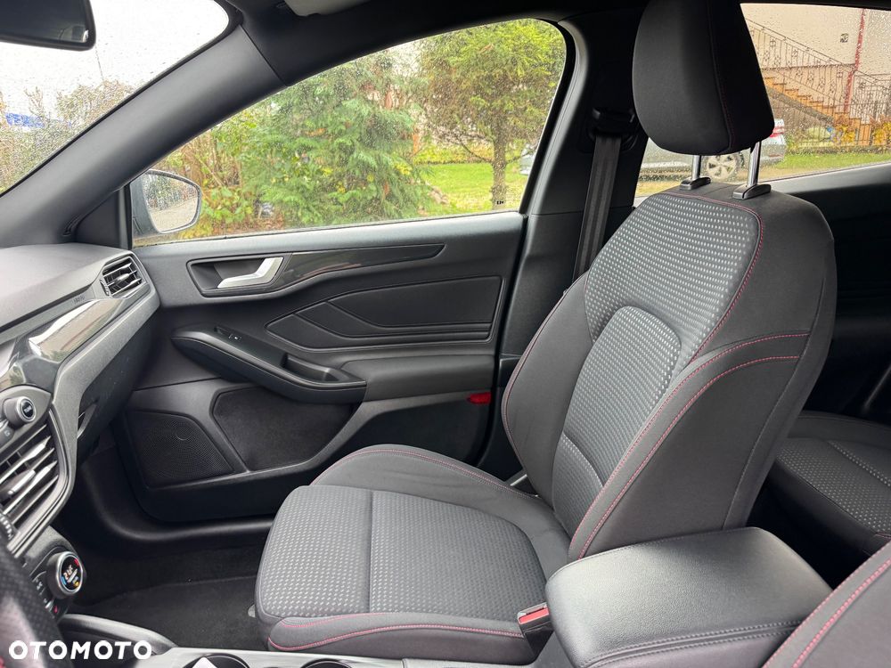 Ford Focus 1.5 EcoBlue Start-Stopp-System ST-LINE STYLE - 16