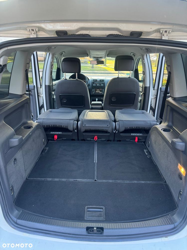 Volkswagen Touran - 36