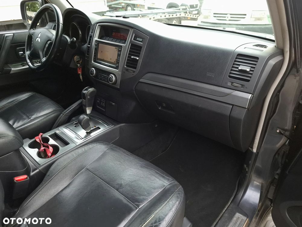 Mitsubishi Pajero 3.2 DI-D Automatik Instyle - 22