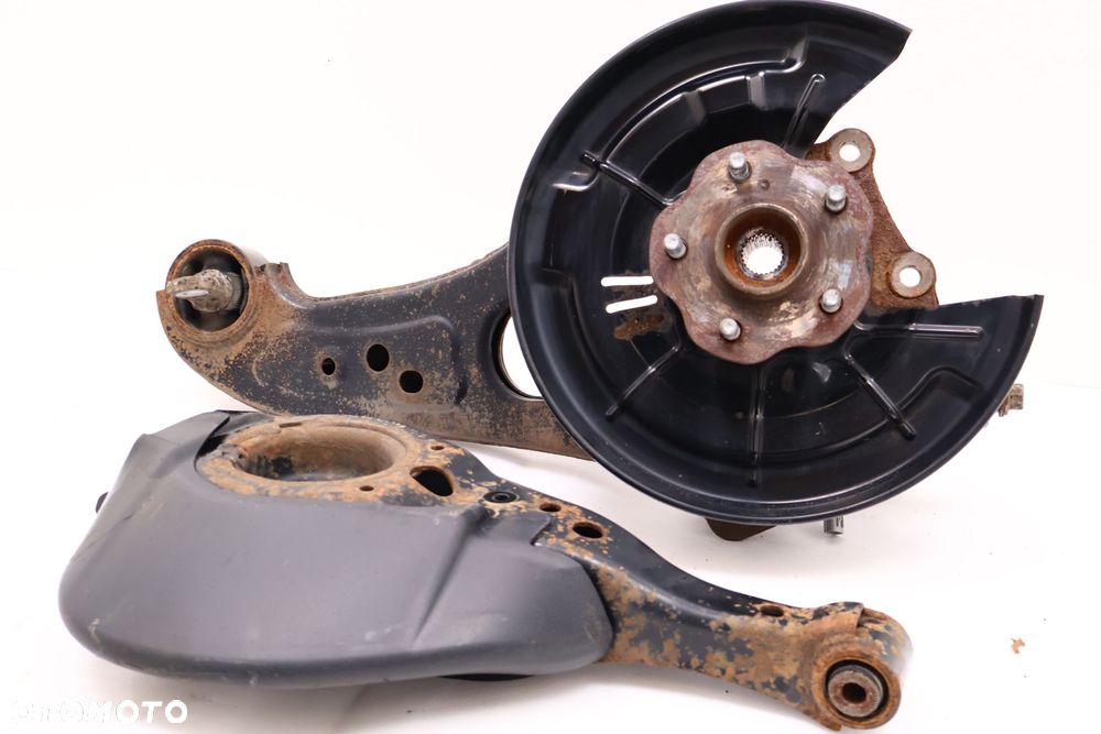 LEXUS RX IV 450H HYBRID PIASTA ZWROTNICA LEWA TYŁ 48738-48010 - 2