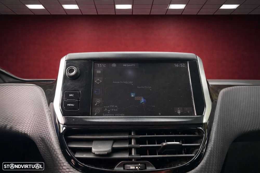 Peugeot 2008 1.2 PureTech Allure - 12