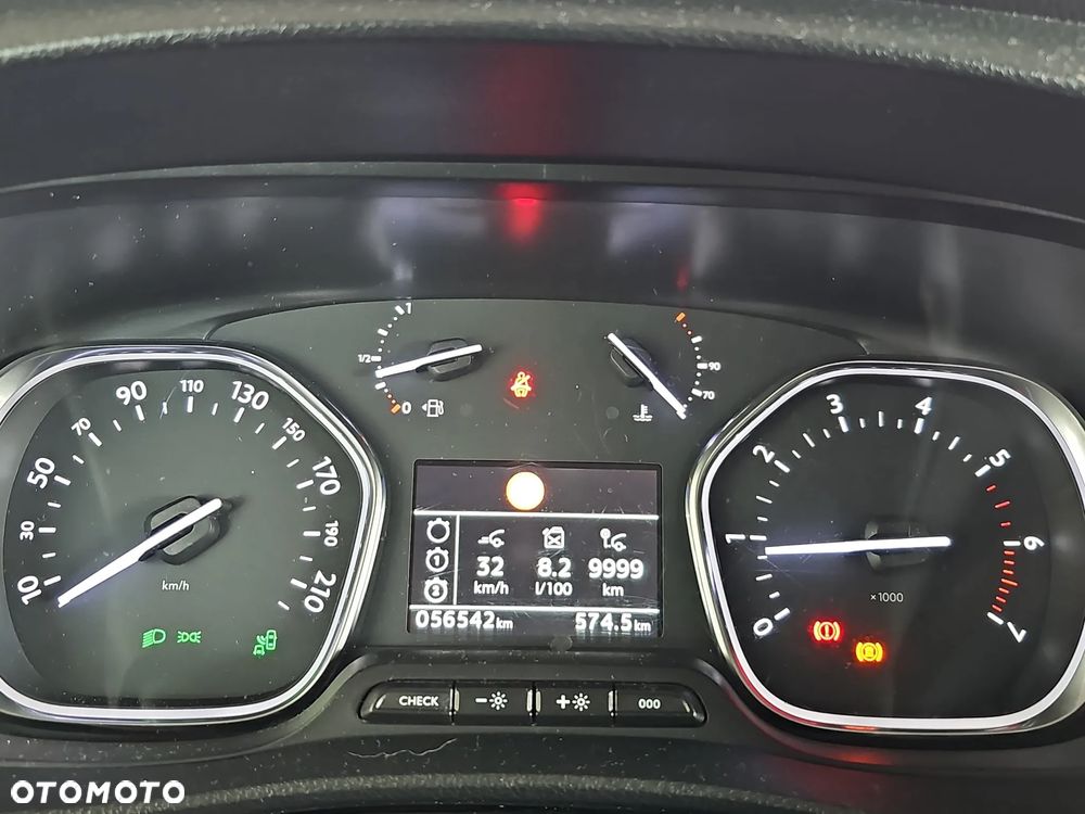 Peugeot Traveller - 10