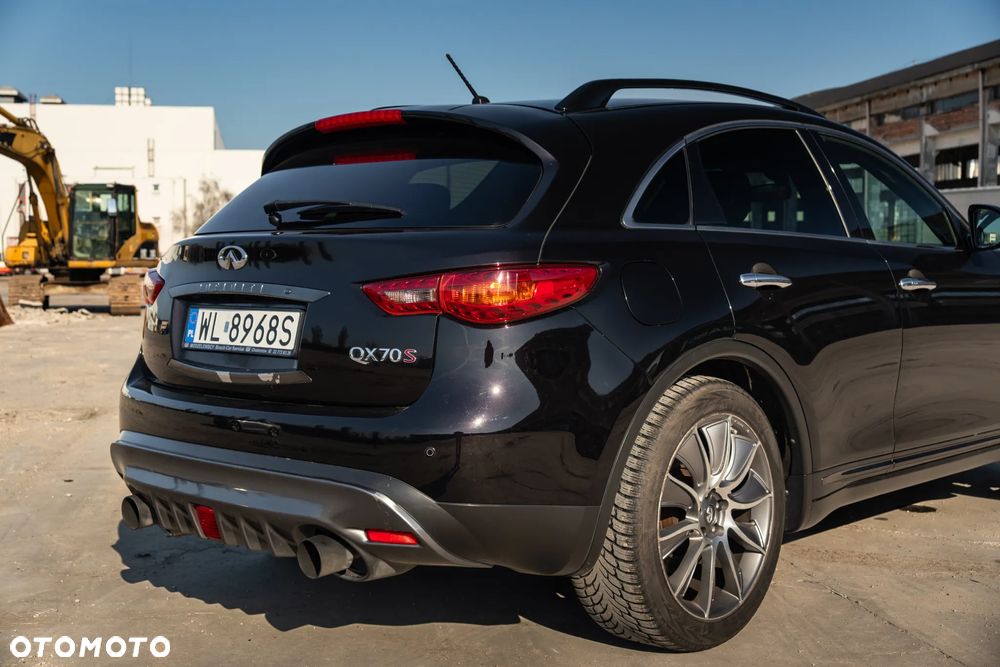 Infiniti QX70 - 17