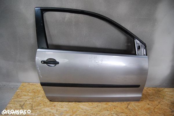 DRZWI PRAWE PRZEDNIE VW POLO IV 9N3 3D LIFT LP7X
