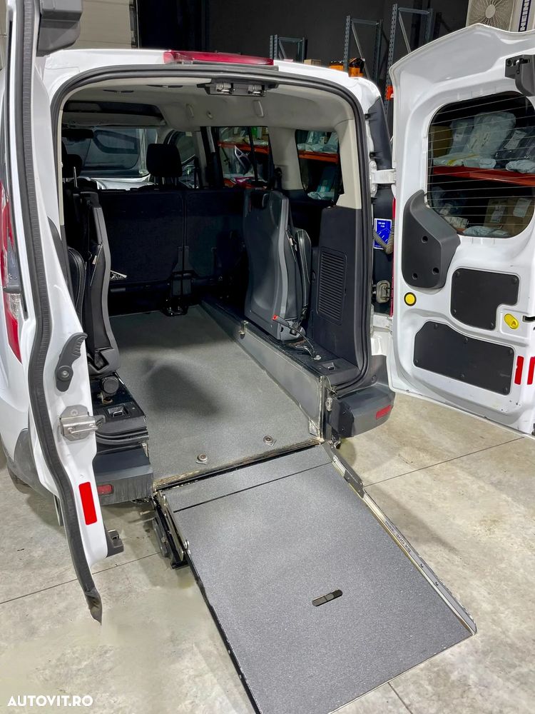 Ford Transit Connect - 8