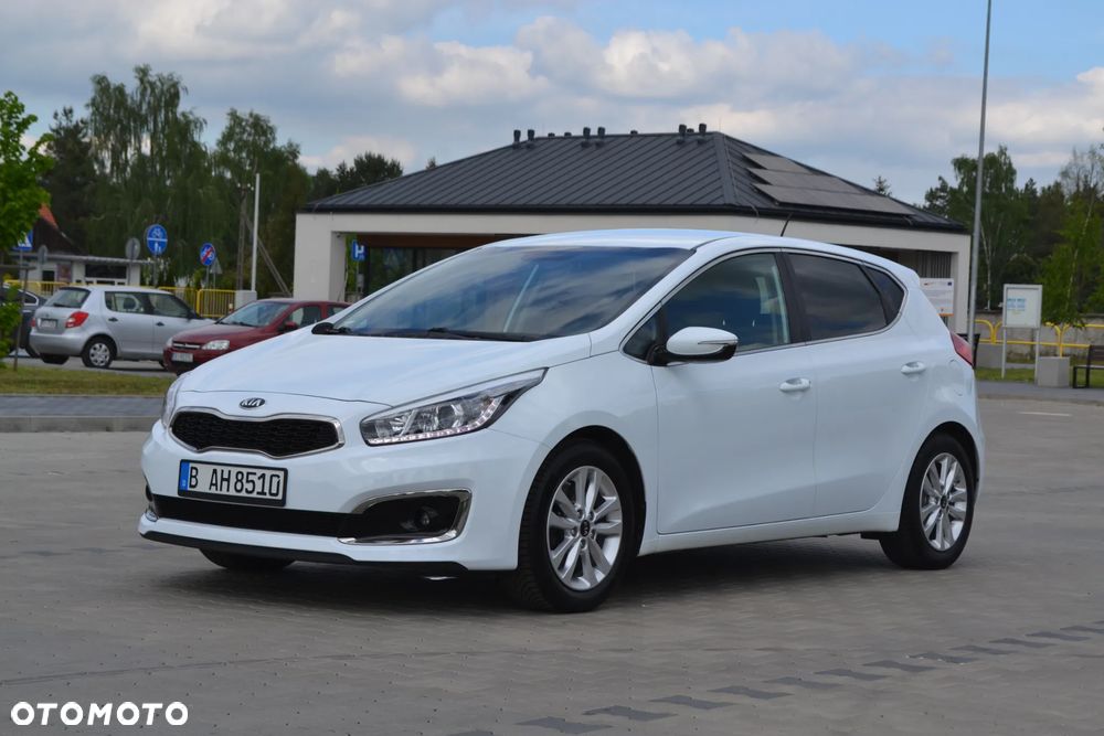 Kia Ceed - 13