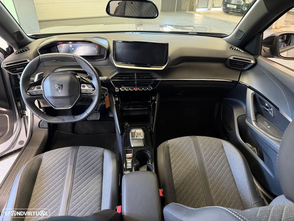 Peugeot 2008 - 11