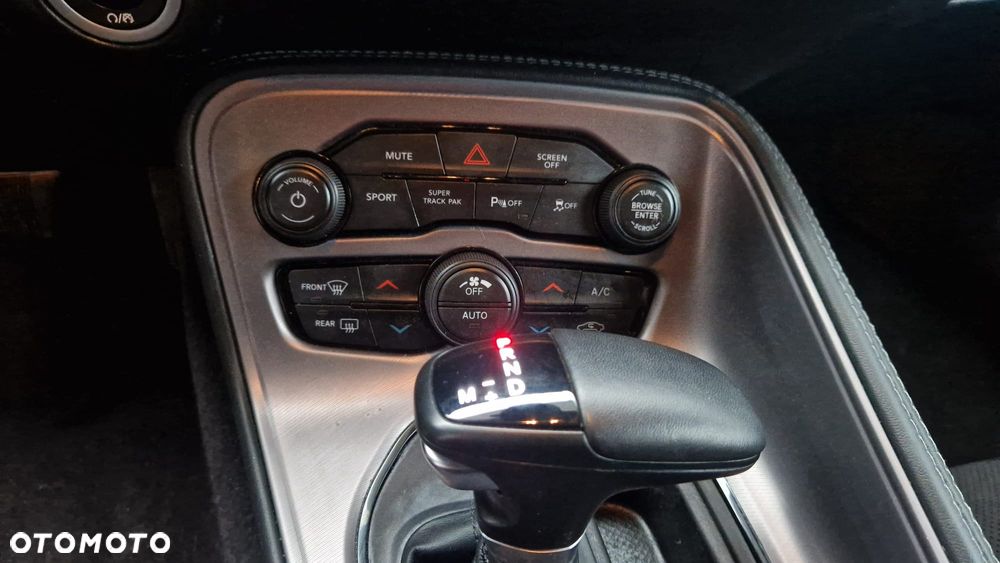 Dodge Challenger 5.7 R/T - 24