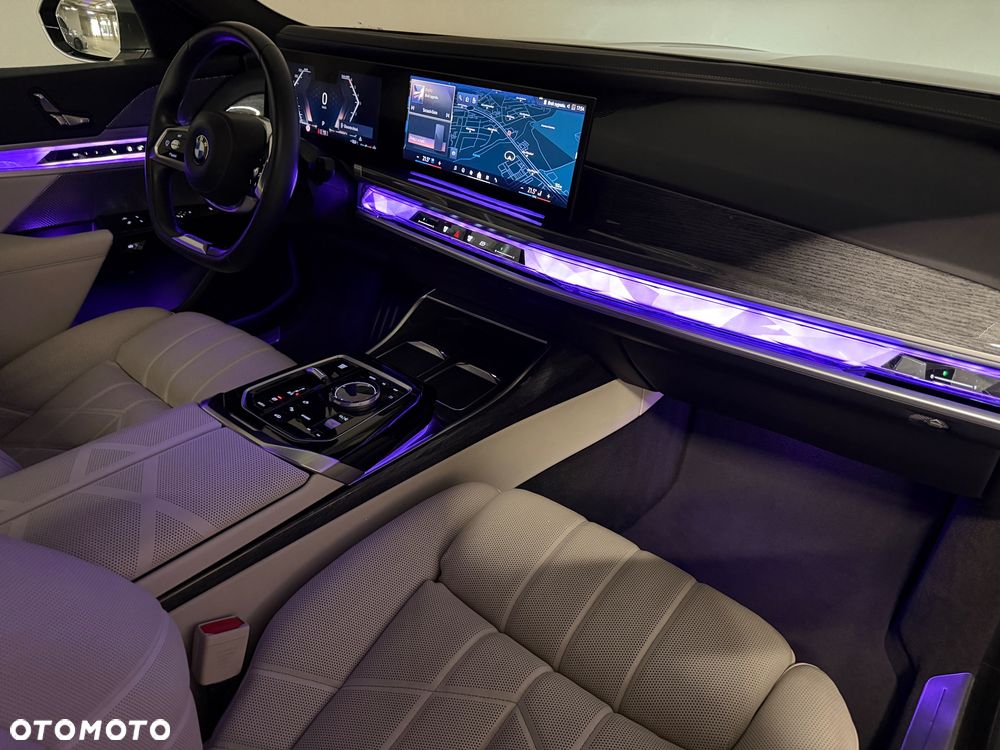 BMW Seria 7 740d xDrive mHEV sport - 33