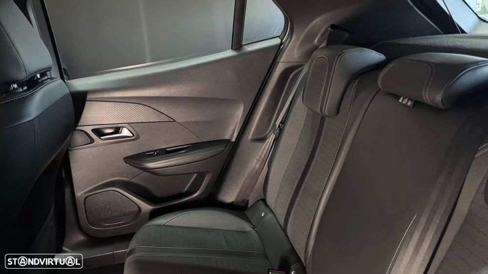 Peugeot 2008 1.2 PureTech Allure Pack - 52