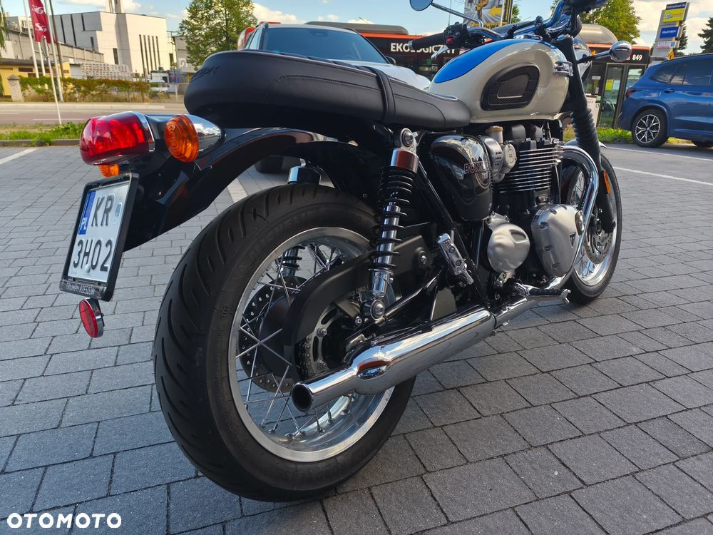 Triumph Bonneville - 7