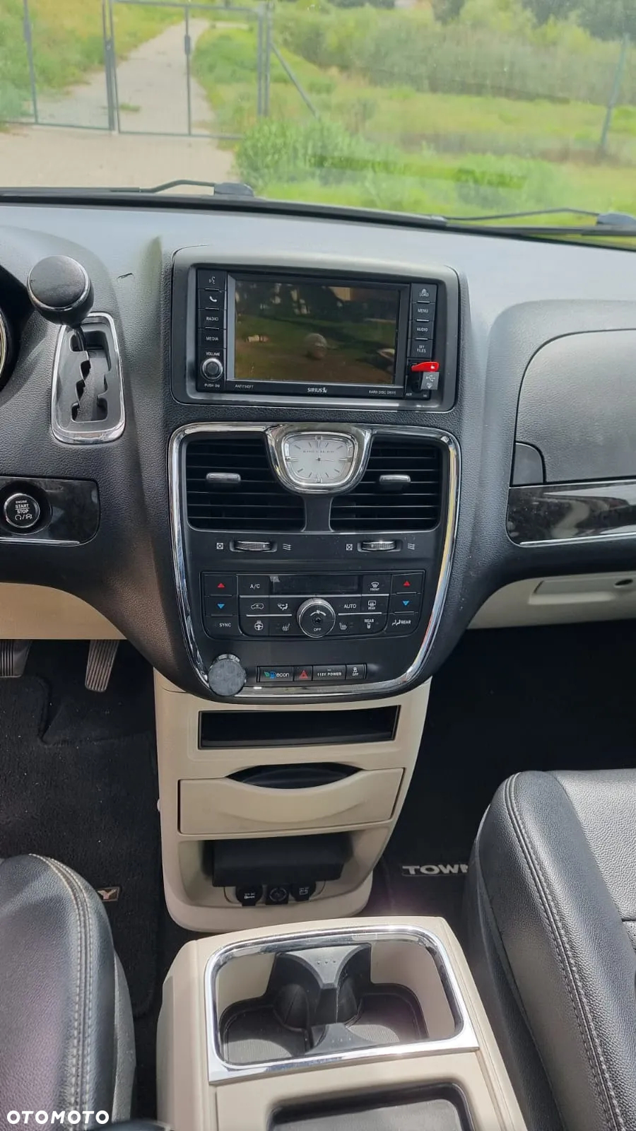 Chrysler Town & Country 3.6 Limited - 11