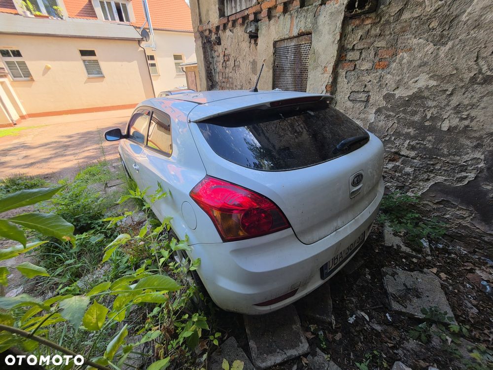 Kia Ceed - 3