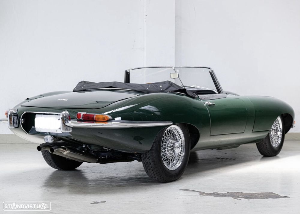 Jaguar E-Type - 5