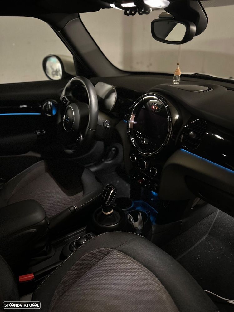 MINI 5 Portas Cooper Premium 4Business Auto - 11