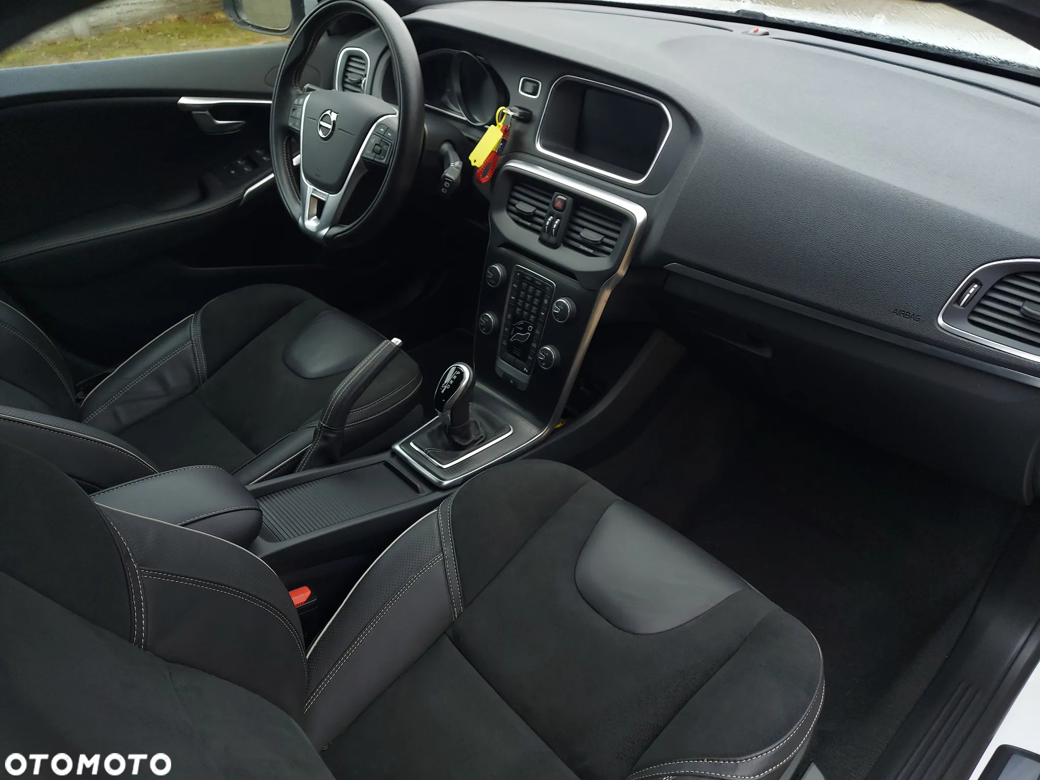 Volvo V40 D2 Geartronic RDesign - 24