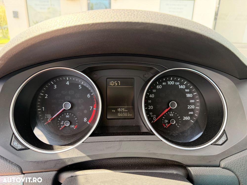 Volkswagen Jetta 1.2 TSI Trendline - 4