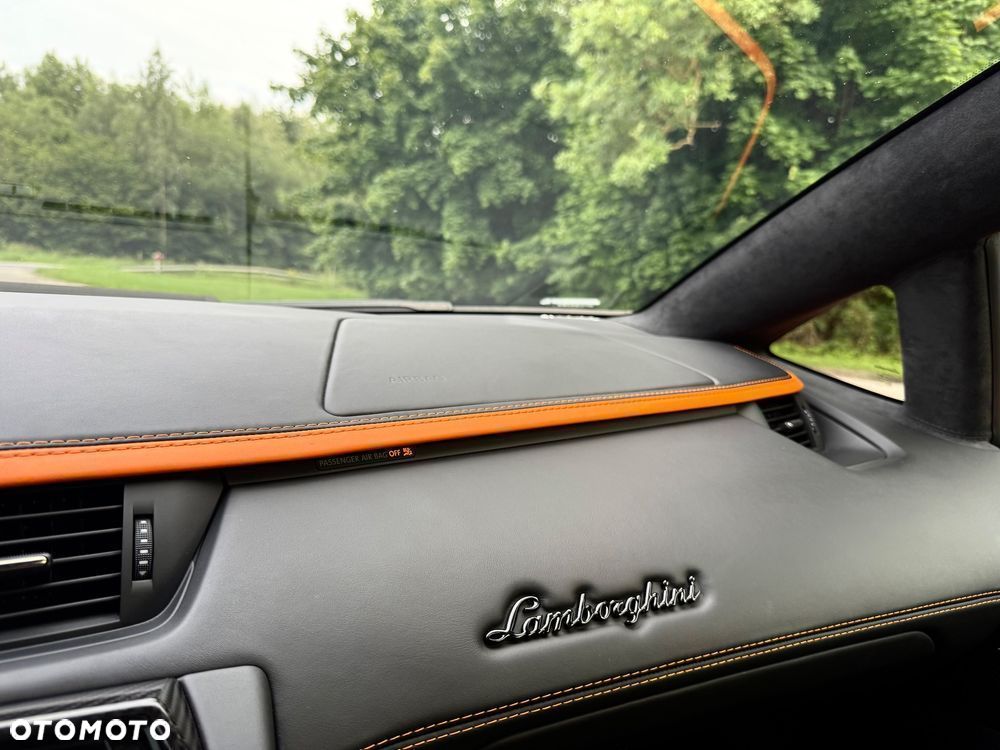 Lamborghini Aventador - 16