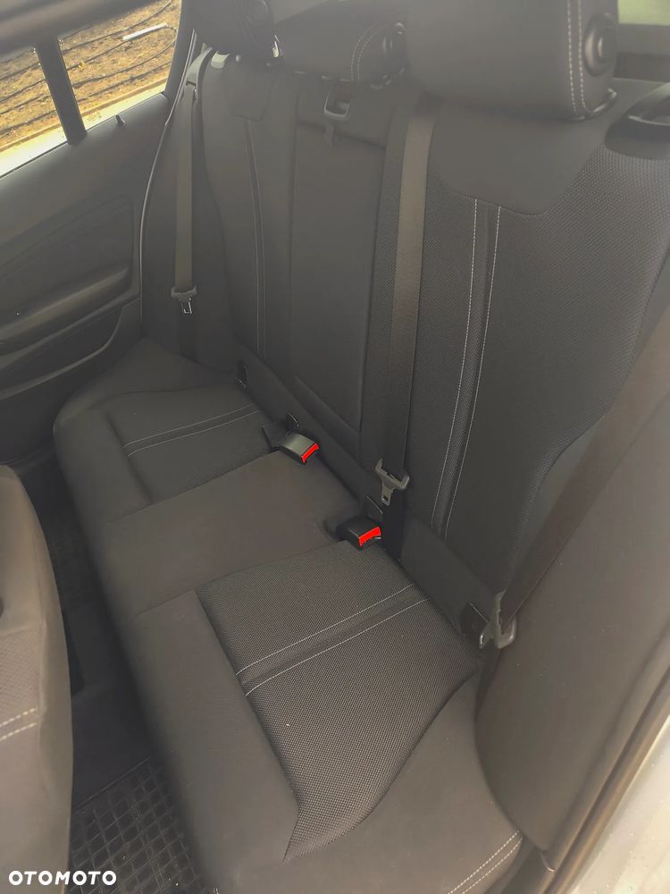 BMW Seria 1 118i - 11