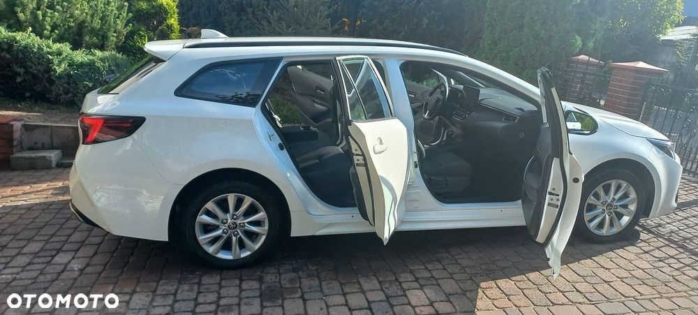 Toyota Corolla 1.8 Hybrid Comfort - 28