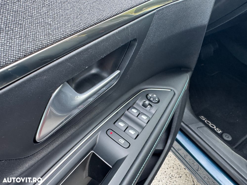 Peugeot 5008 1.2L 136 e-DCS6 MHEV Allure Pack - 9