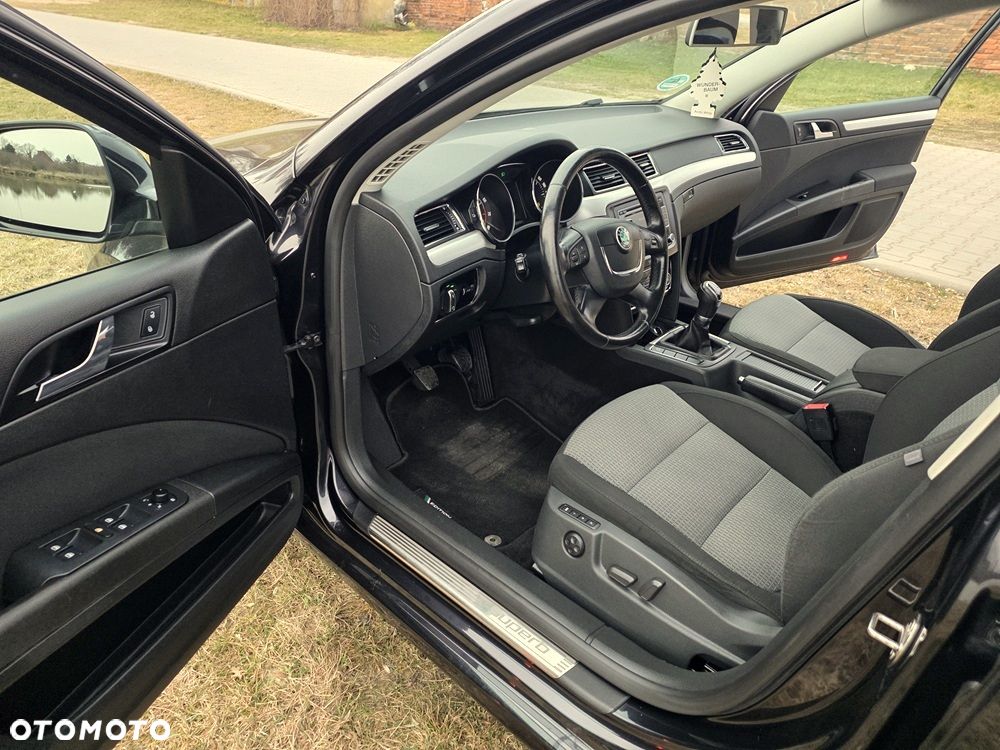 Skoda Superb 1.8 TSI Active - 8