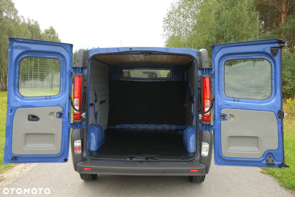 Opel VIVARO 2.5 CDTi 145KM * Z Niemiec * KLIMA * AUTOMAT * ZNAKOMITY STAN! - 23