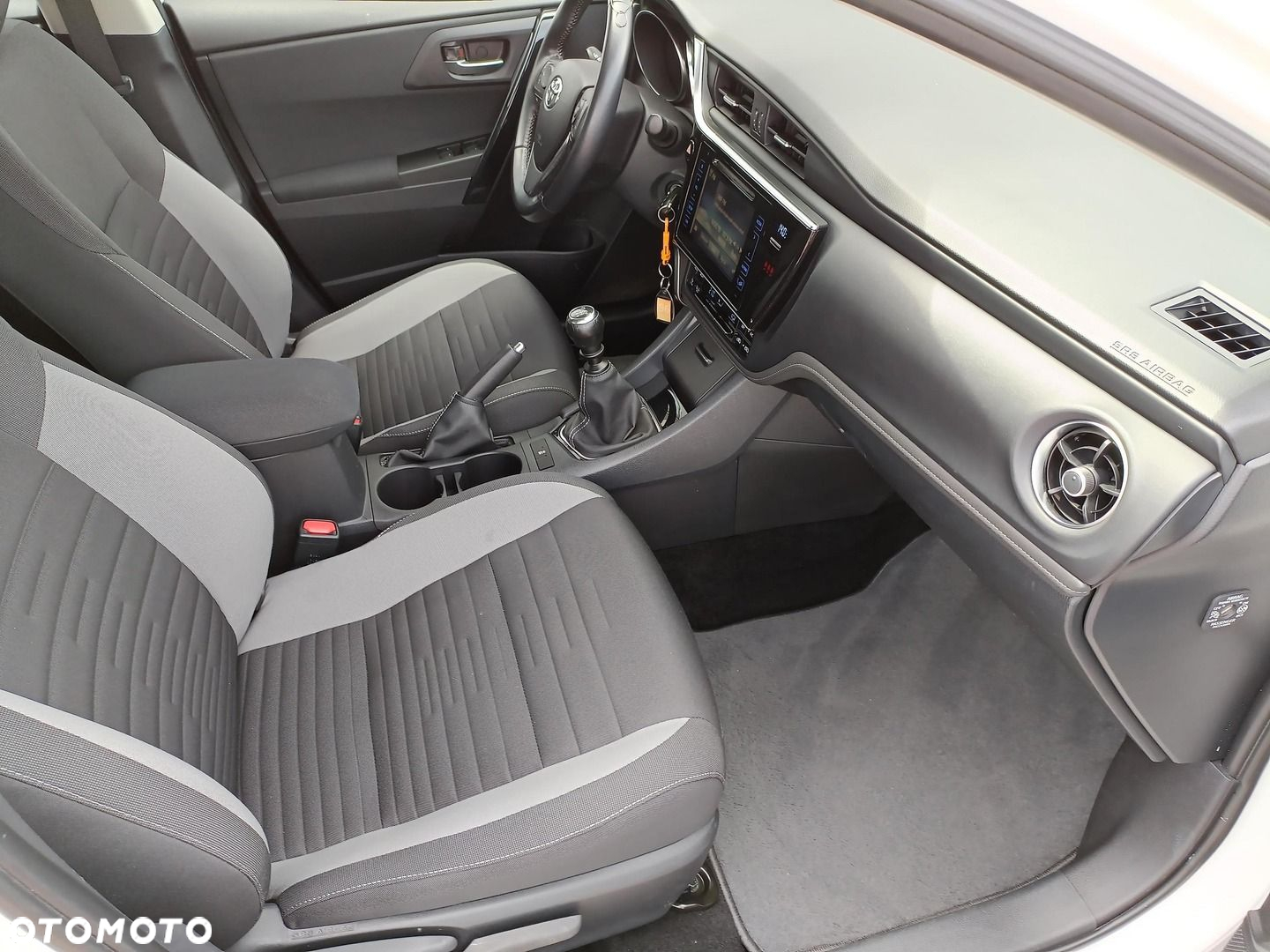 Toyota Auris - 14
