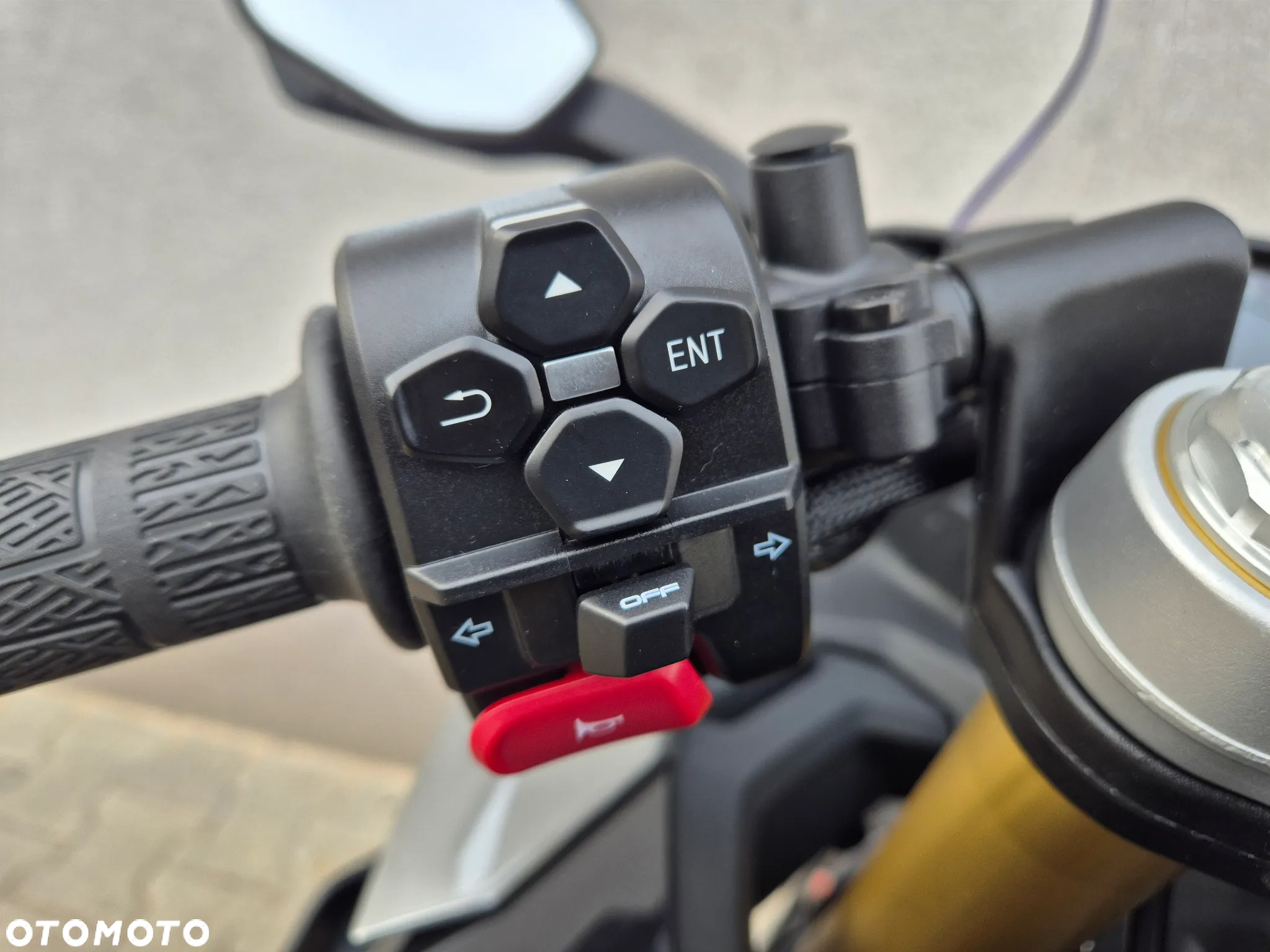 CFMoto SR - 20