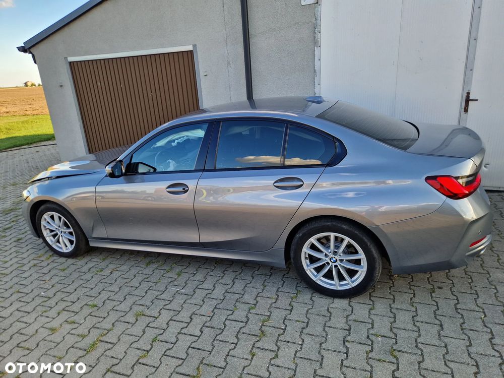 BMW Seria 3 318i - 13