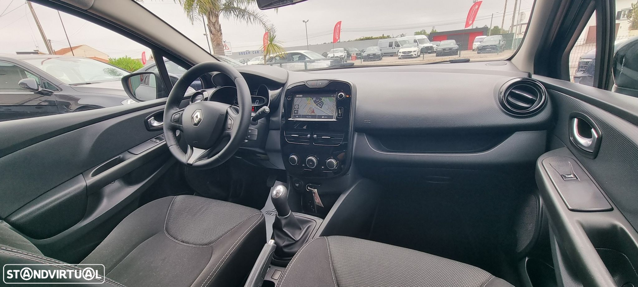 Renault Clio Sport Tourer 0.9 TCE Dynamique S - 17