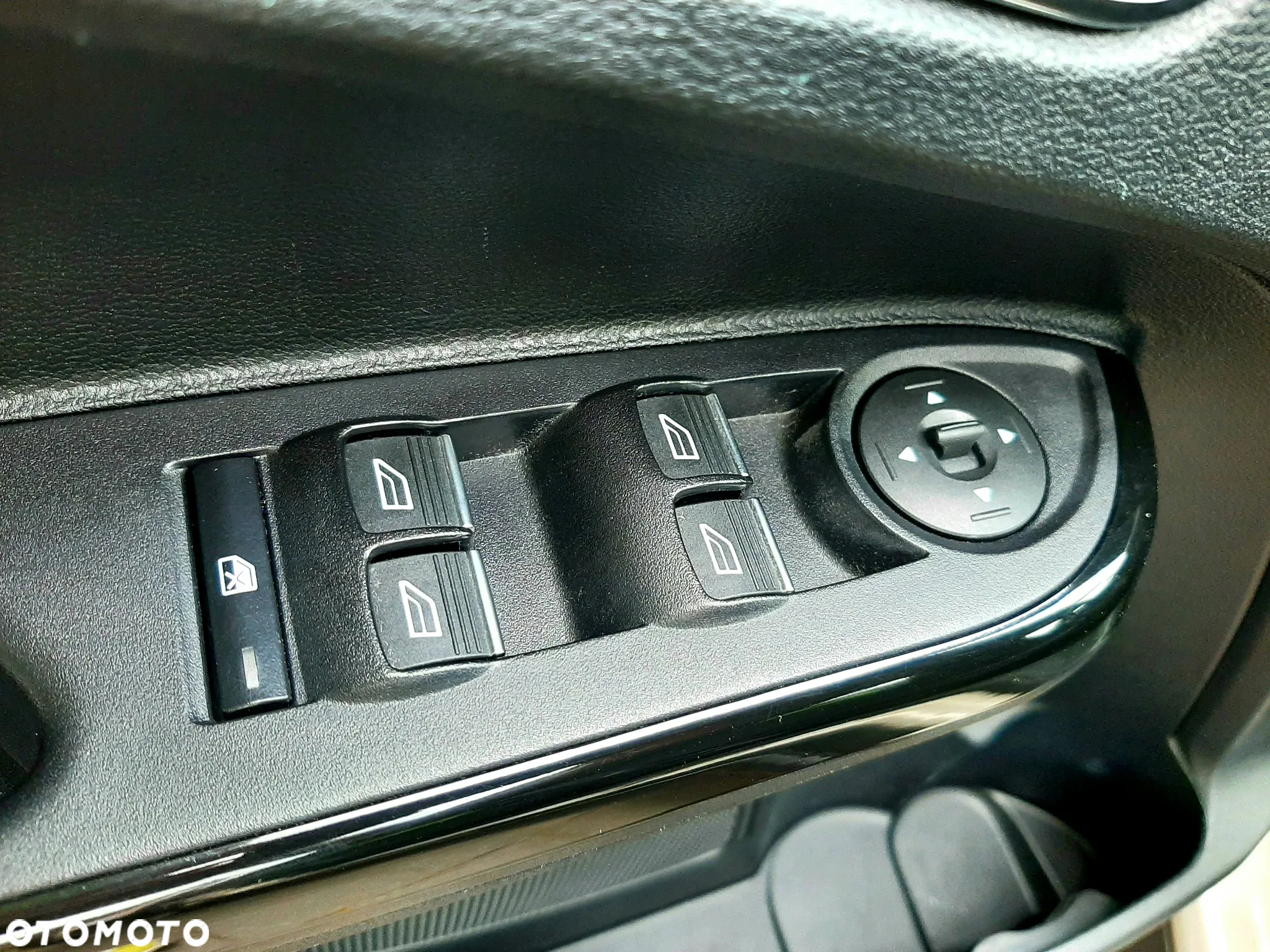 Ford B-MAX - 11
