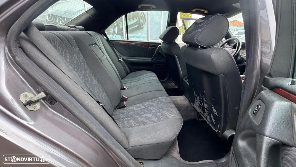Mercedes-Benz E 220 CDI Classic - 16