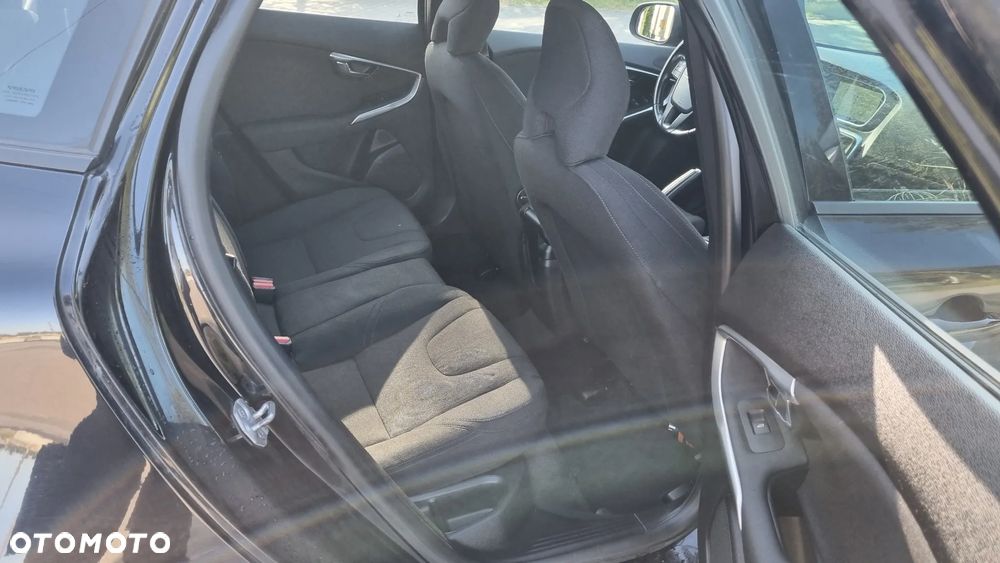Volvo V40 T2 Momentum - 18
