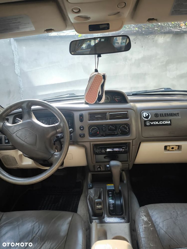 Mitsubishi Pajero Sport - 9