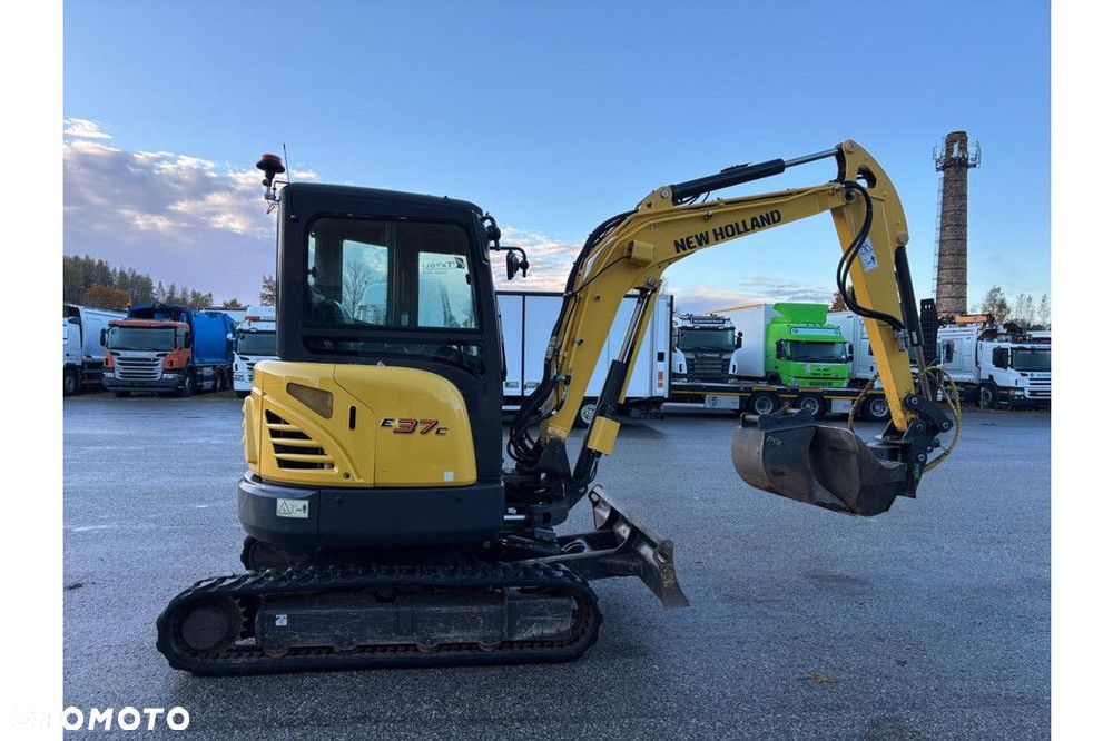 New Holland E37C + Quick Coupler + 2 BUCKETS + 1527h - 4