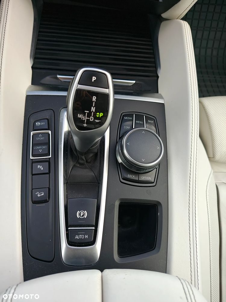 BMW X6 xDrive40d - 23