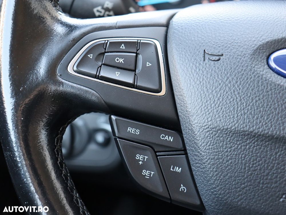 Ford Kuga - 19