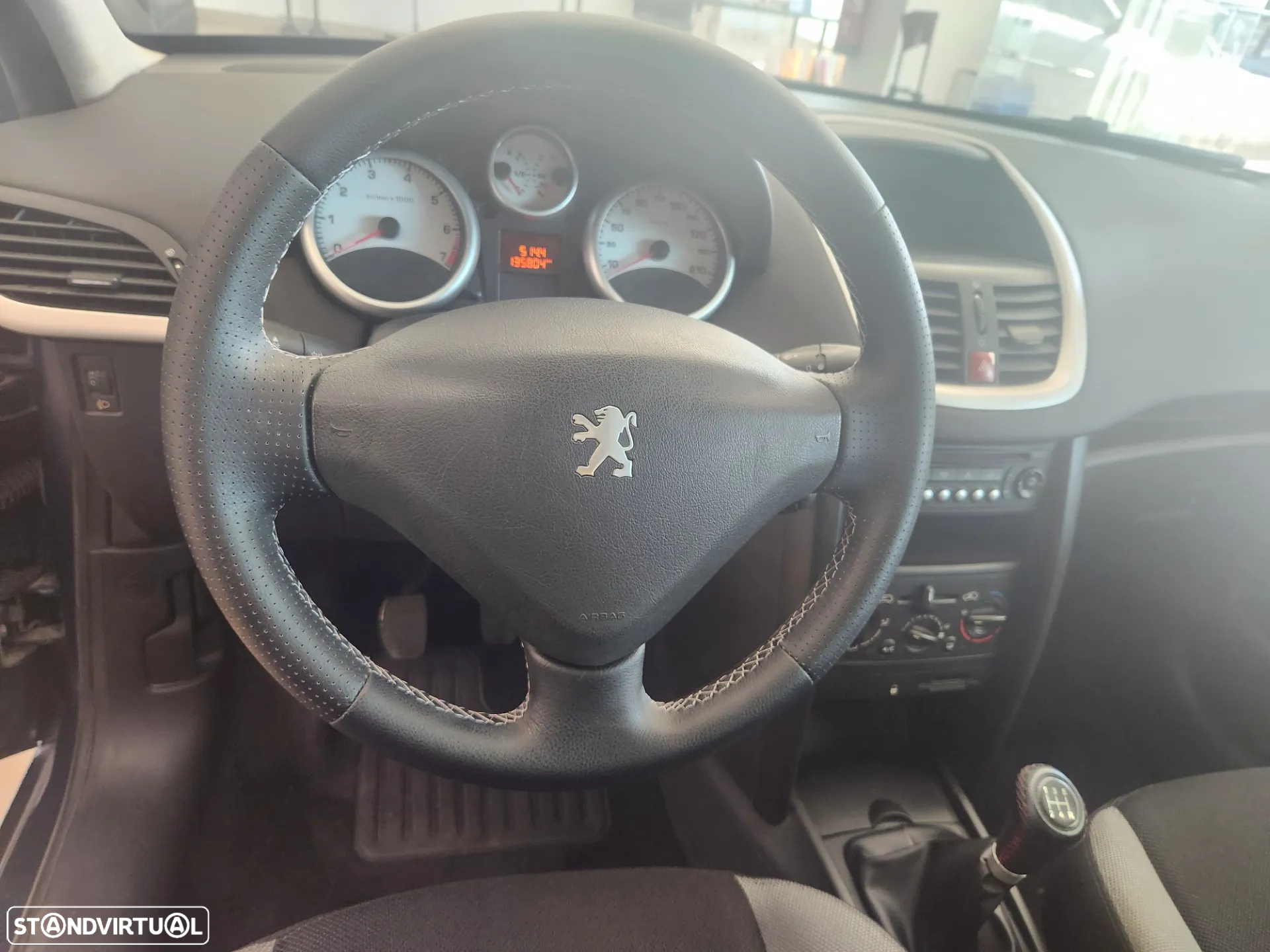 Peugeot 207 1.4 16V Trendy - 14