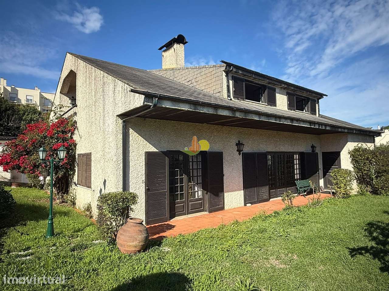 Moradia Isolada inserida num lote com 1220m2 - Grande imagem: 3/58
