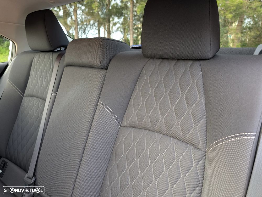 Toyota Corolla SD 1.8 Hybrid Luxury - 9