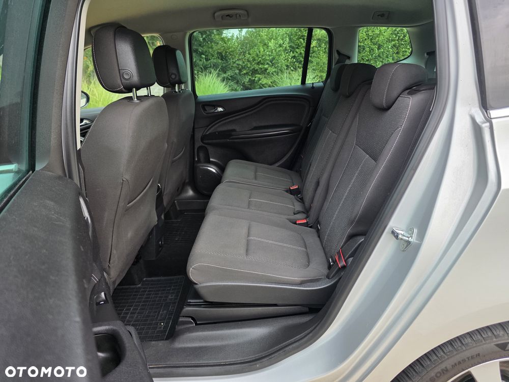 Opel Zafira - 10