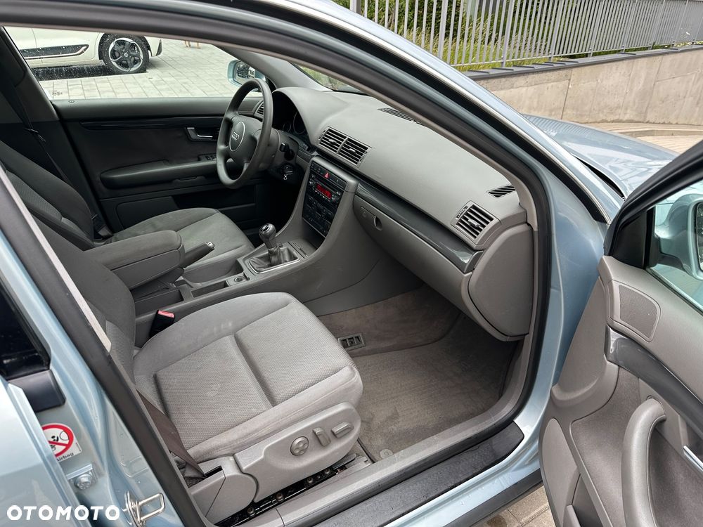Audi A4 Limousine - 13
