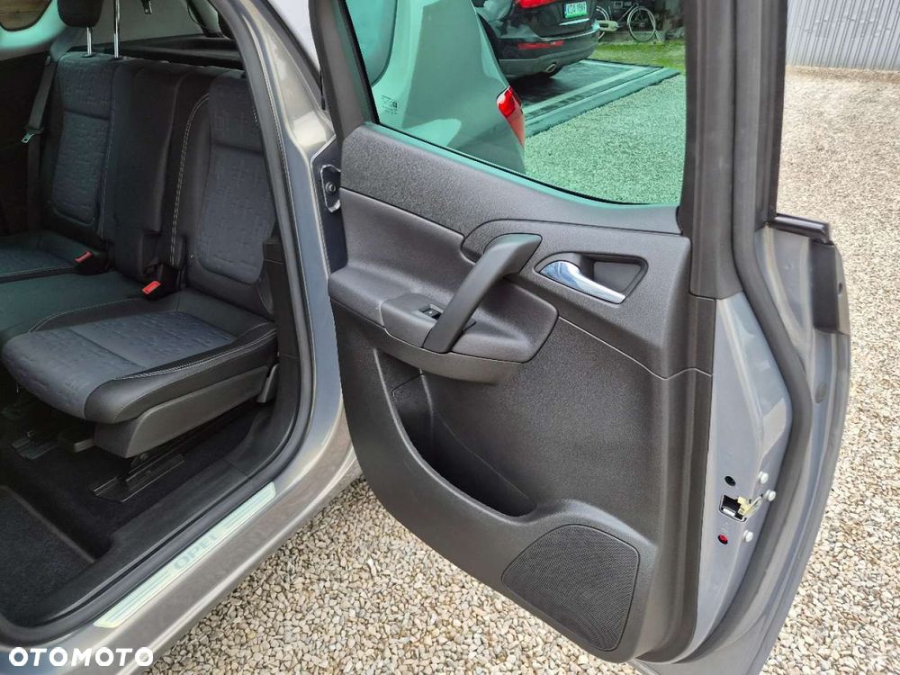 Opel Meriva - 17