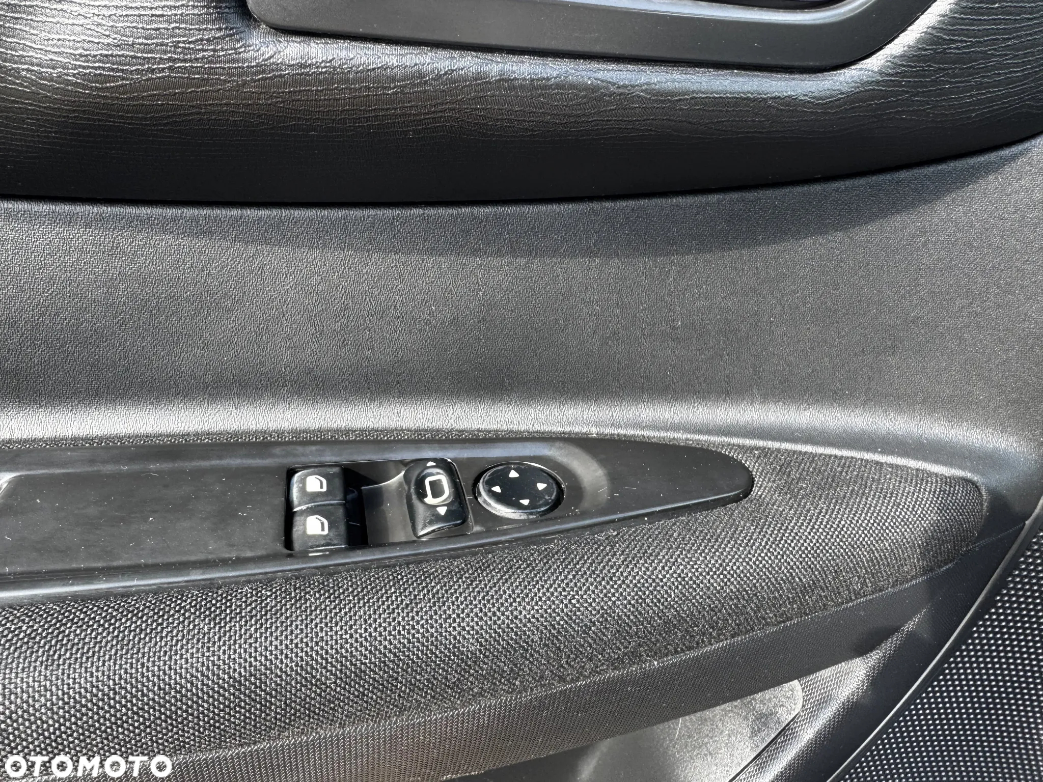 Citroën C4 1.4 16V Style - 8